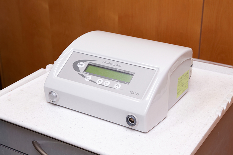 インプラント用エンジン